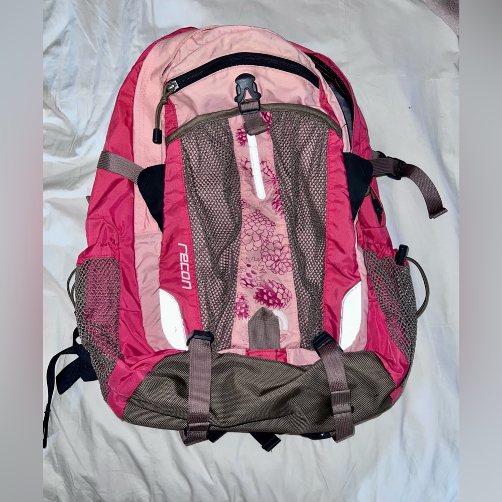 The North face Recon Backpack
Camping School